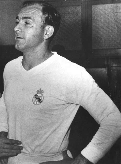 Alfredo Di Stefano Real Madrid Great Dies Aged 88 Huffpost Uk