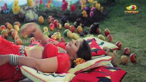 Indian Actress Nagma Hot Sexy  Imagesbest Navel And Cleavage Showing
