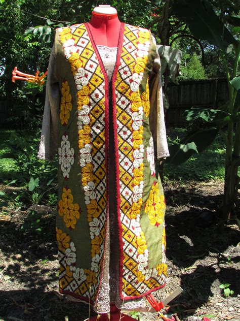 pin-on-ethnic-textiles