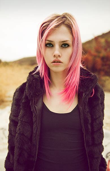 Pedazos Charlotte Free The Pink Hair Lady