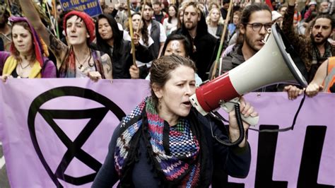 Dozens Arrested At Extinction Rebellion Climate Protests News Al