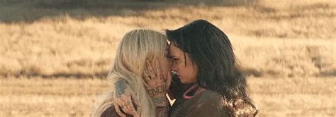 Get You Somebody Who Look At You The Way Kehlani Looks At Hayley 😍😭 Lesbians Kissing Lesbian