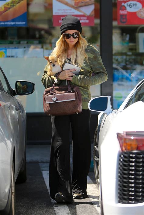 In the heart of beverly hills. PARIS HILTON at 7 EBen in Beverly Hills - HawtCelebs