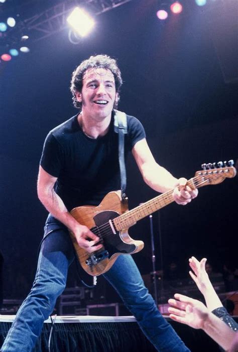 Over many decades, he's largely maintained a singular standard of excellence and kept finding new things to say. Unreleased - Bruce Springsteen - Protection | All Dylan ...