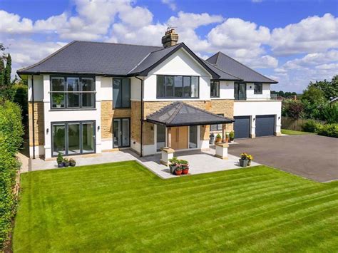 Take A Look Inside This Gated Five Bedroom Mansion In North Yorkshire