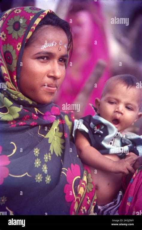 Mother And Child Tarnetar Fair Gujrat India Stock Photo Alamy