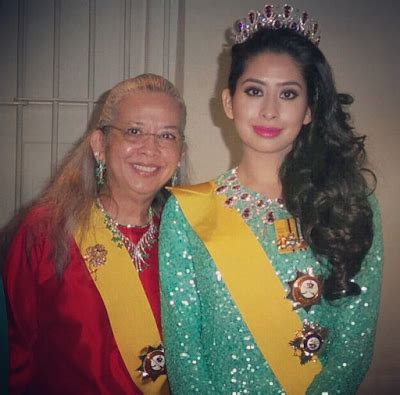 تونكو حاجة عزيزة أمينة ميمونة إسكندرية بنت المرحوم المتوكل على. Woww !!! Inilah Gaya Hidup Tunku Aminah Yang Ramai Tak ...