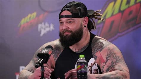 O Lutador Da Wwe Bray Wyatt Morre Repentinamente Aos 36 Anos Deixando