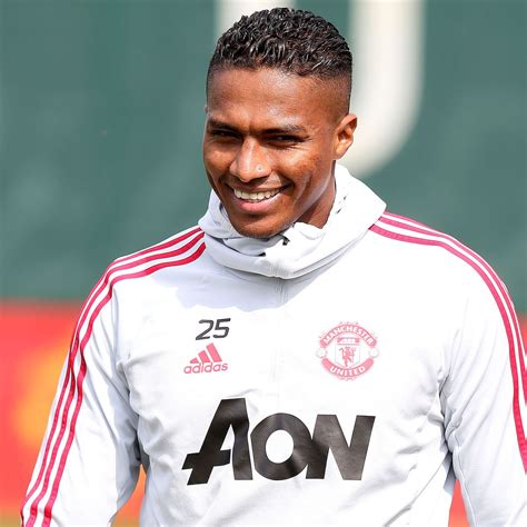 Epl Hes Humble Antonio Valencia Hands Man Utd Name Of Player To