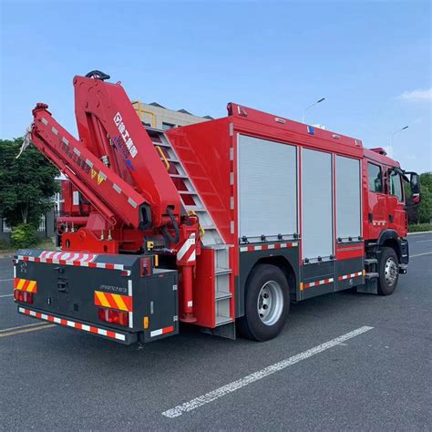 Sinotruk HOWO 4X2 High Quality Fire Fighting Truck With Rescue Knuckle