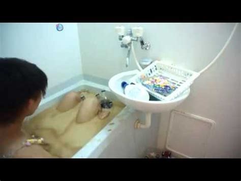 How do we know they're the hottest? Guy Wears Mentos Suit And Jumps Into Diet Coke Bath - YouTube