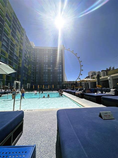 The Linq Pool Influence Hours Amenities And More Midlife Miles