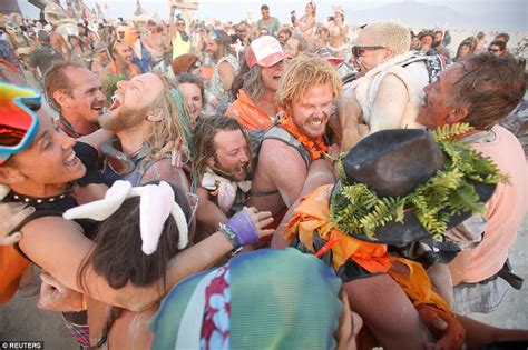 Couple Marry At Burning Man Festival Then Hold Party Daily Mail Online