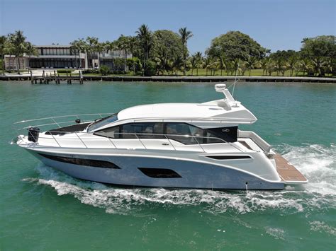 2017 Sea Ray 460 Sundancer Sports Cruiser For Sale Yachtworld