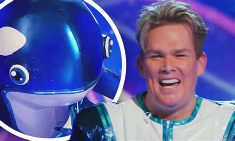 the masked singer mark mcgrath removes orca mask after stumping whole panel on hit fox show