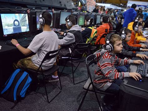 Nerds Are The New Jocks Us University Offers Athletics Scholarships To Skilled Video Game