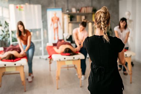 factors to consider when choosing a massage therapy school