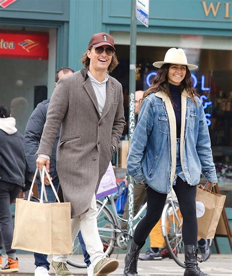 Hollywood Matthew Mcconaughey And Wife Camila Alves Link Arms For Romantic Weekend Stroll In Nyc