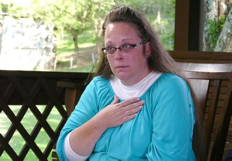 Kim Davis Must Pay Legal Fees After Same Sex Marriage Battle Kentucky Governor Says Huffpost