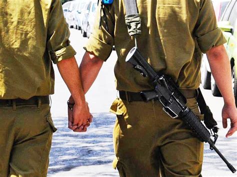 Idf Photo Of Gay Soldiers Goes Viral