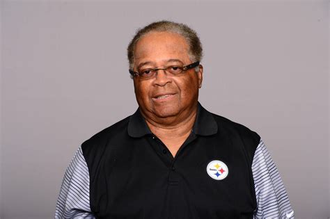 Steelers Wrs Coach Richard Mann Retires