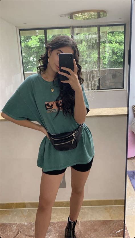 Shop the most unique aesthetic summer outfits. Pin by maiaamm on Outfit in 2020 | Outfits verano ...