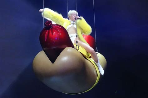 Miley Cyrus Bangerz Tour Hot Photos GotCeleb