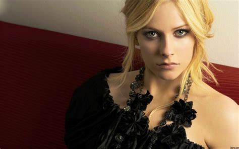 561310 Avril Lavigne Women Singer Blonde Gothic Black Dress Wallpaper Mocah Hd Wallpapers