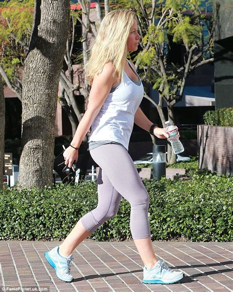 Kendra Wilkinson Displays Amazing Tone On The Way To Another Workout