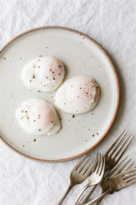 Poached Eggs How To Poach An Egg Perfectly Recipes My Era