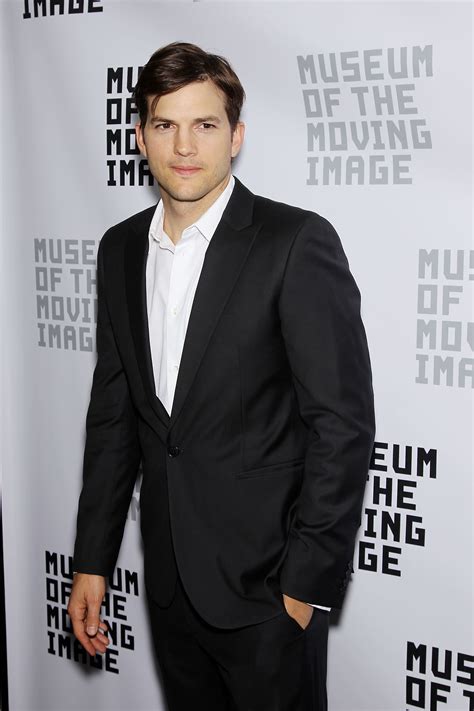 Ashton Kutcher - Aquarius celebrity males | Gallery | Wonderwall.com
