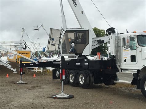 Boom And Bucket Truck Outrigger Pad Setup And Operation Dica