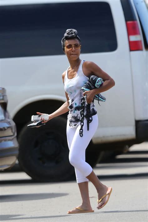 Jada Pinkett Smithh Arrives At A Gym In Hawaii 02282017 Hawtcelebs