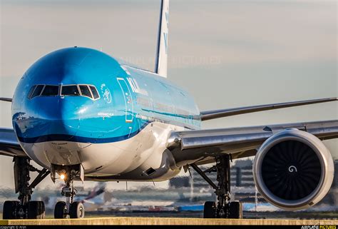 Ph Bvo Klm Boeing 777 300er At Amsterdam Schiphol Photo Id