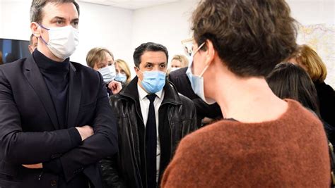 Hier finden sie alle wichtigen informationen bzgl. Corona-Pandemie in Frankreich: Emmanuel Macron auf ...