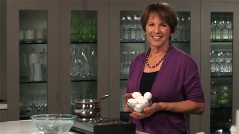 Consejos para cocinar huevos duros. Cómo cocinar y descascarar un huevo duro | Consejo de ...