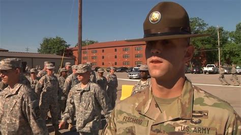 Students Meet Us Army Drill Sergeant Rotc Cadet Summer Training Fort