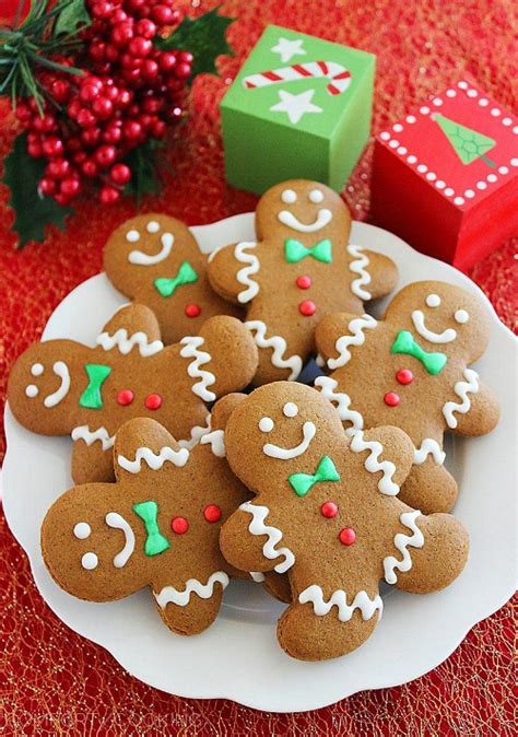 Find and save images from the christmas cookies collection by sarah (cupcakesluv) on we heart it, your everyday app to get lost in what you love. 10 Yummy Christmas Cookie Recipes