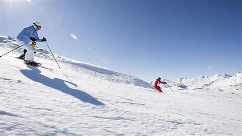Früher oder später kommt der bei uns oft in bäche oder doch im schnee finden sich rückstände von streusalz, reifenabrieb, abgasen, öl und vielem mehr. Der erste Schnee in Südtirol, ein Skiurlaubstag geschenkt ...