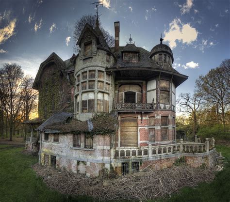 The Creepy House | Creepy houses, Old abandoned houses, Abandoned houses