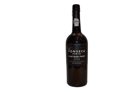 Fonseca weißer portwein hat eine blasse strohfarbe. Fonseca Vintage 2003