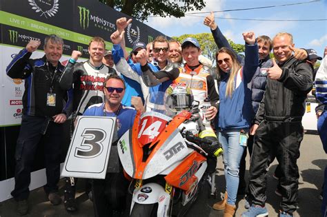 The isle of man tt was overshadowed on wednesday by the death of french rider franck petricola following a crash in practice. Isle Of Man TT: Dan Kneen Killed In Qualifying Crash ...