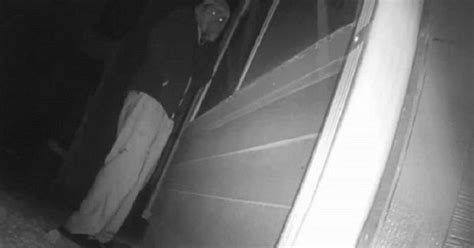 Video Womans Hidden Camera Catches Alleged Peeping Tom Cbs News