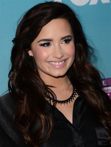 Demi Lovato Curly Dark Brown Hair Love Makeup Beauty Makeup Hair