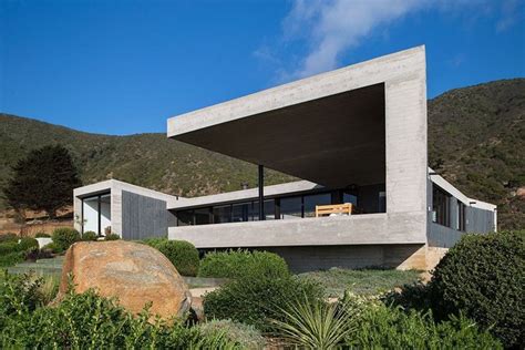 Modern Concrete House In The Chilean Mountains Modern Concrete House
