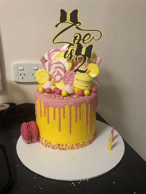 I made this cake for my daughter's second birthday recently. Emma wiggle drip cake (With images) | 1st birthday cake ...