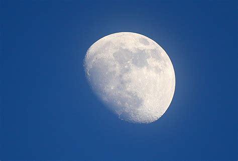 Have You Seen The Moon in the Daytime Sky this Week?