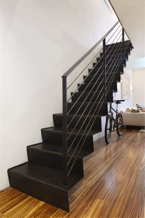 Rambarde Descalier Noire En Style Moderne Staircase Design Metal
