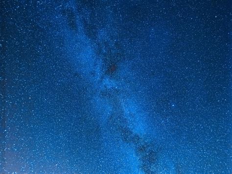 Download Wallpaper 1400x1050 Blue Sky Milky Way Night Standard 43