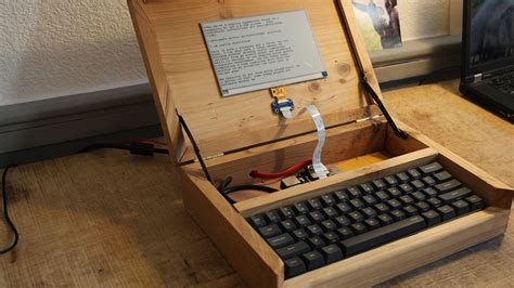E Ink Typewriter Is Refreshingly Slow Hackaday